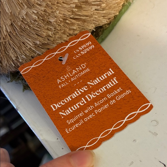 Autumn Squirrel Decoration Figurine - Picture 4 of 6